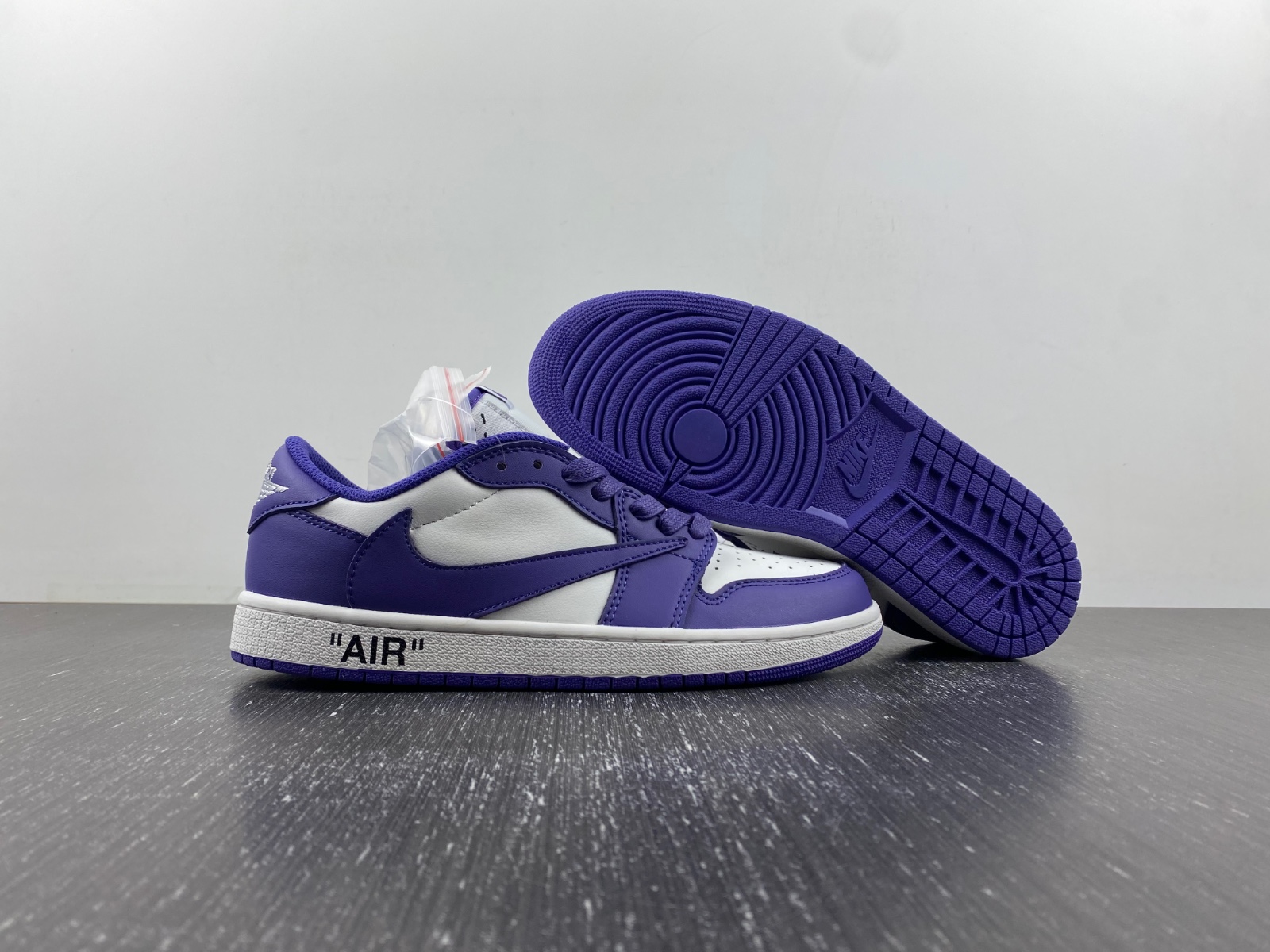 OFF-WHITE x Travis Scott x Air Jordan 1 custom