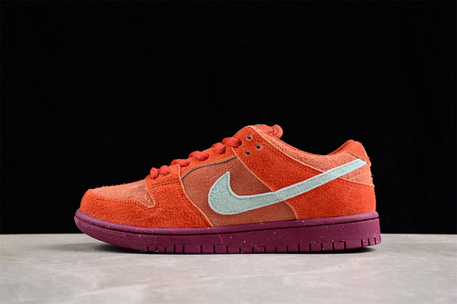 Nike SB Dunk Low