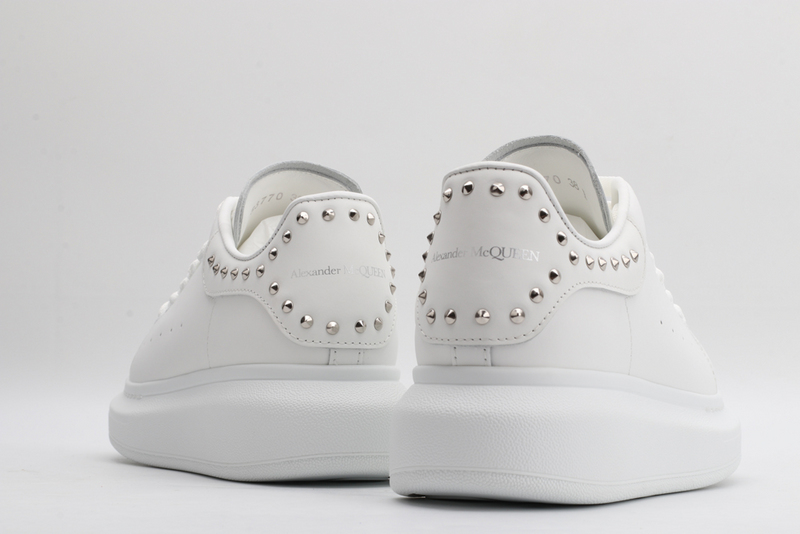 MCQUEEN OVERSIZED SNEAKER
