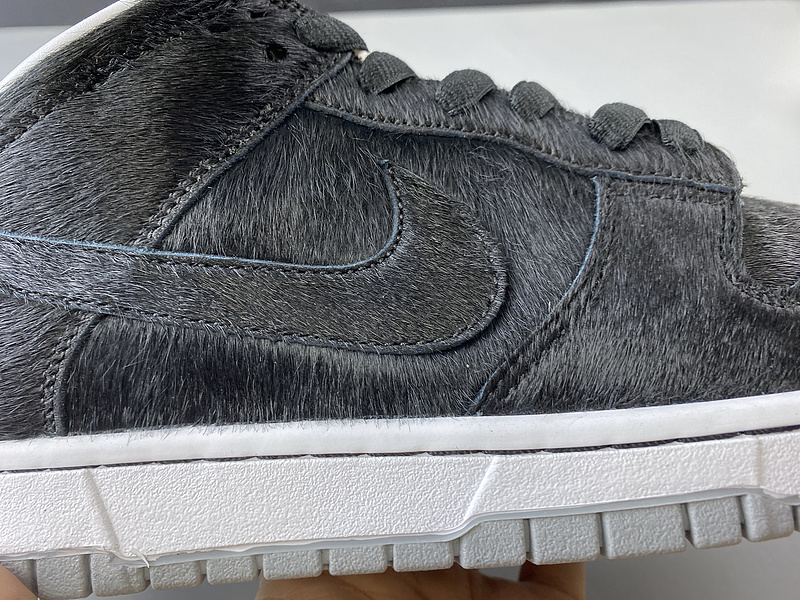 Medicom Toy Nike SB Dunk Low BE@RBRICK CZ5127-001