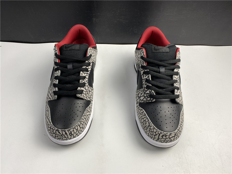 Supre* x Nike SB Dunk Low Pro 
