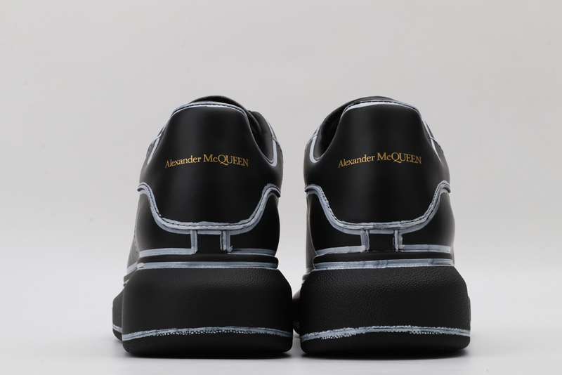 MCQUEEN OVERSIZED SNEAKER