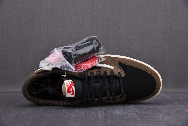 Travis Scott x Air Jordan 1 Low