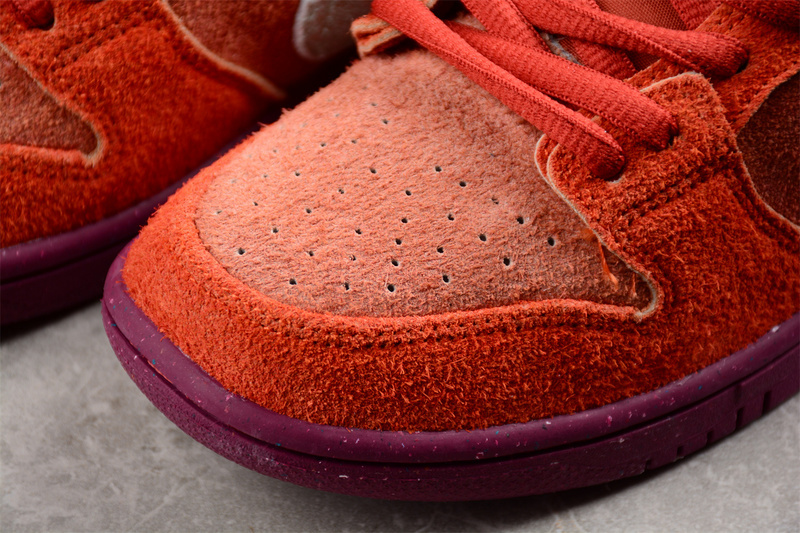 Nike SB Dunk Low