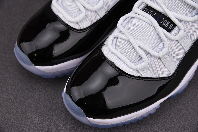 AIR JORDAN 11 Retro