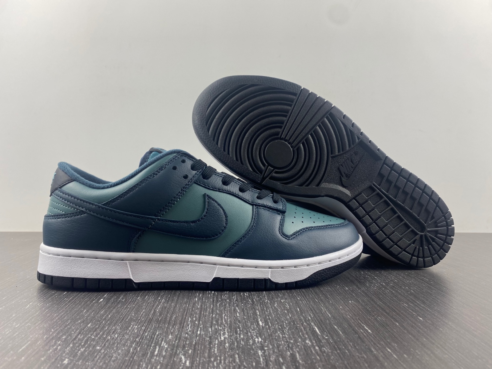Nike Dunk Low "Armory Navy" DR9705-300