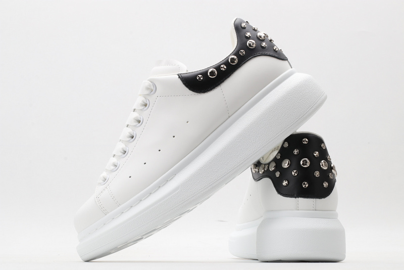 MCQUEEN OVERSIZED SNEAKER