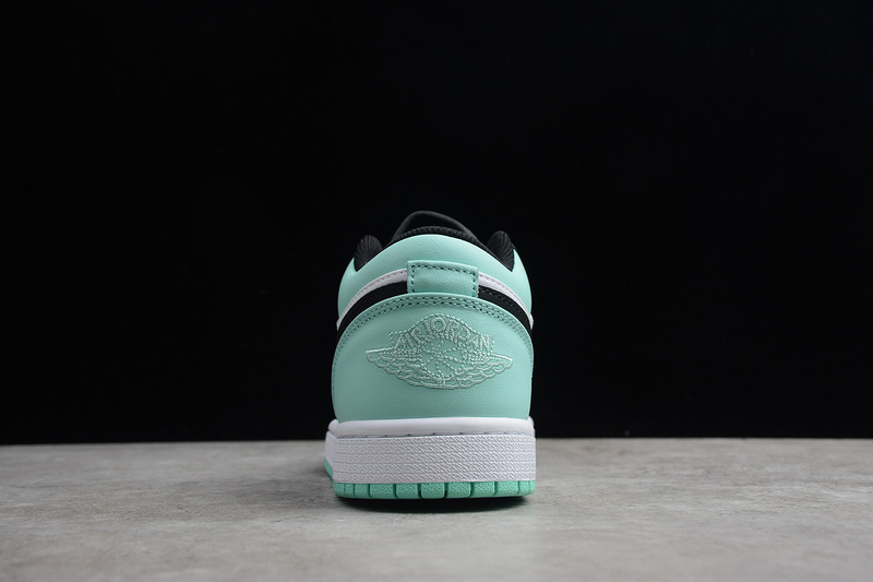 Air Jordan 1 Retro Low 