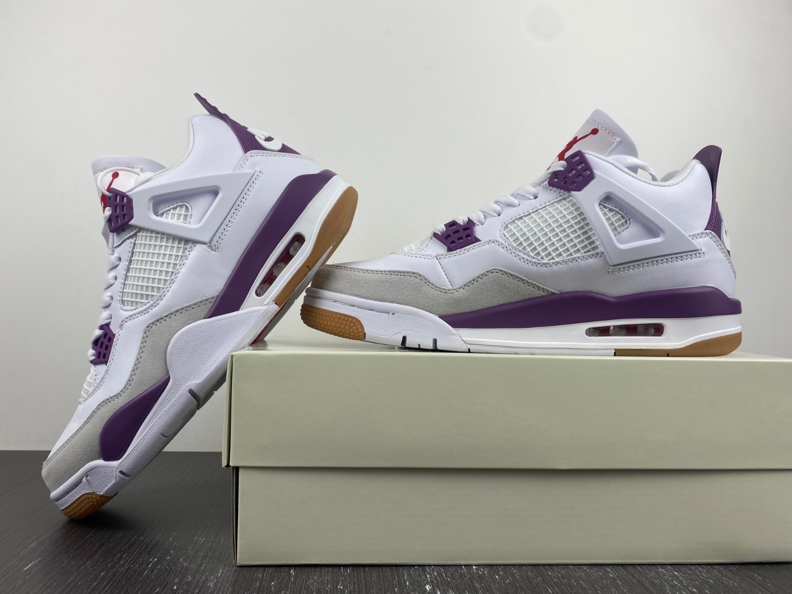 Nike SB x Air Jordan 4 customize