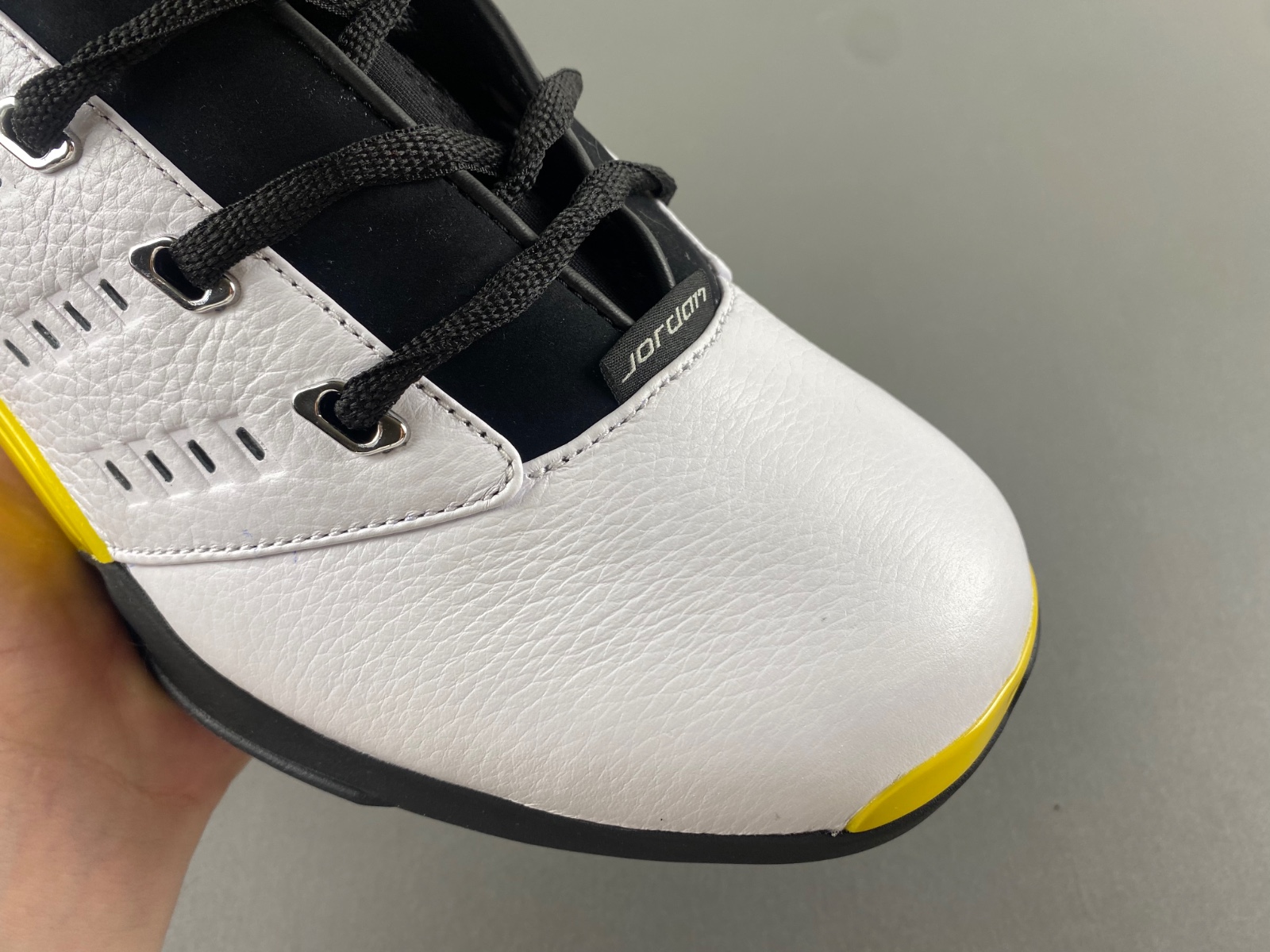 Air Jordan 17 Low “Lightning”   FJ0395-100