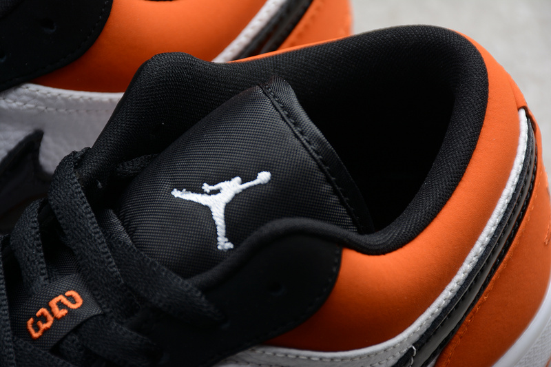 Air Jordan 1 Low 
