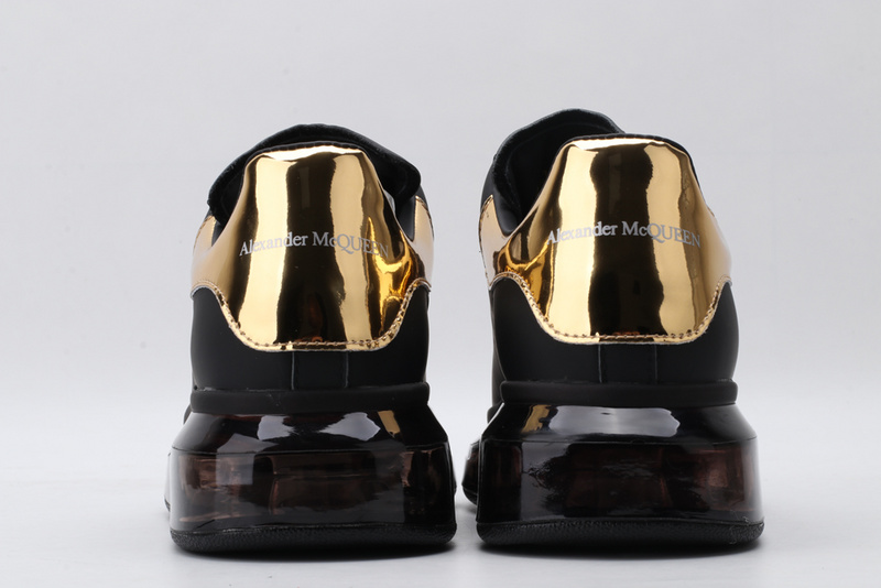 MCQUEEN OVERSIZED SNEAKER