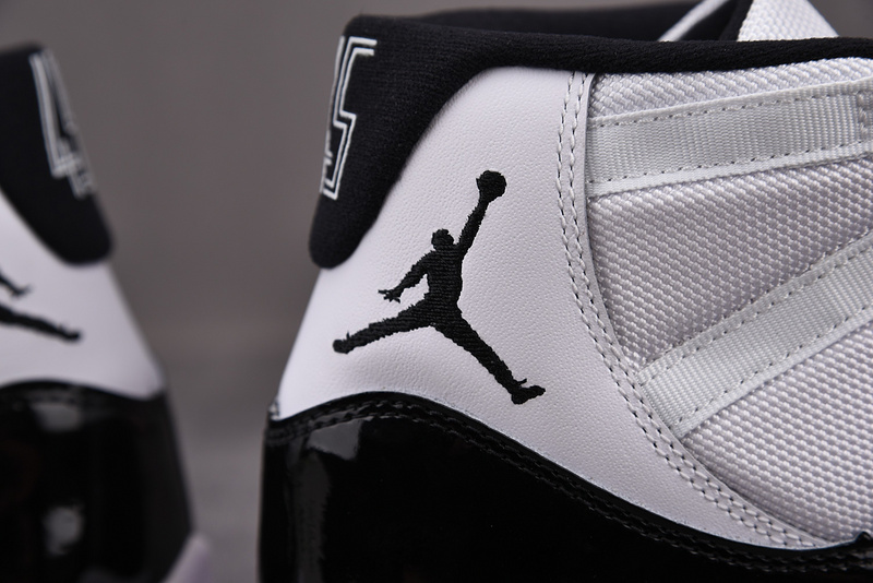 AIR JORDAN 11 Retro