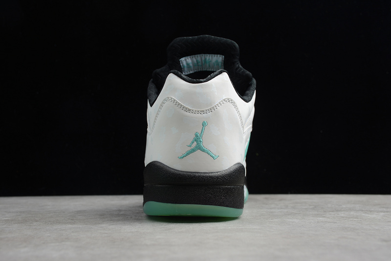 Air Jordan 5 Retro