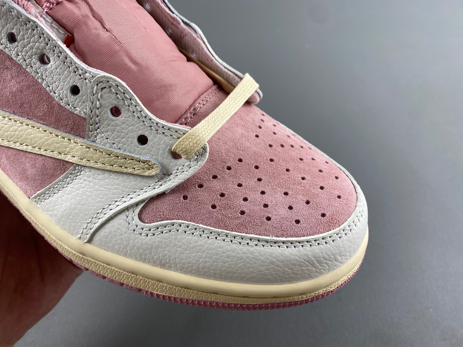 Travis Scott x Air Jordan 1 Low OG  DM7866-600
