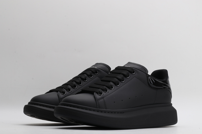 MCQUEEN OVERSIZED SNEAKER