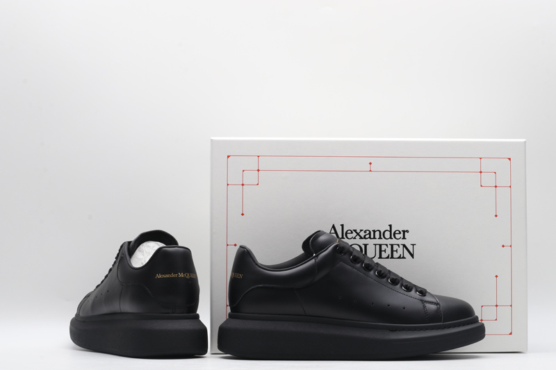 MCQUEEN OVERSIZED SNEAKER