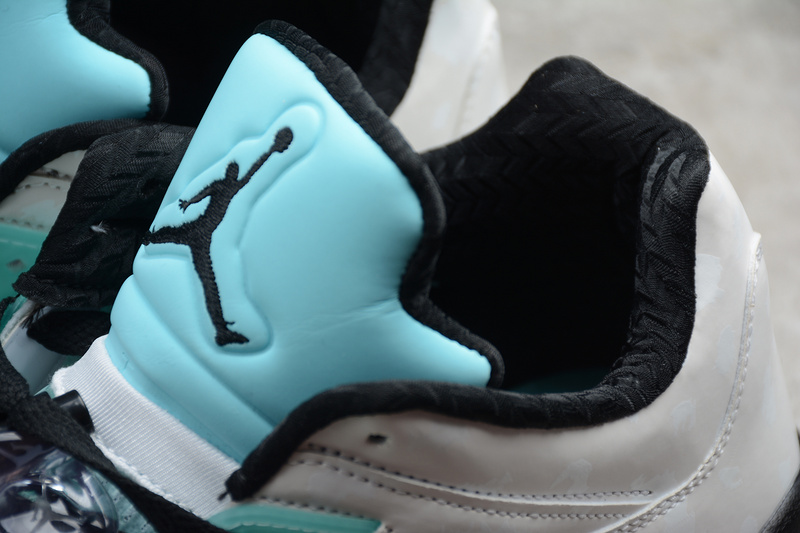 Air Jordan 5 Retro