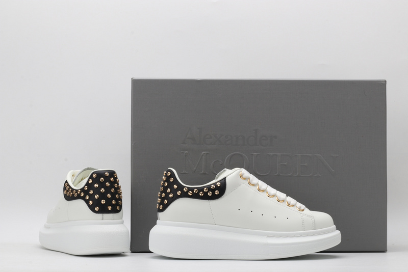 MCQUEEN OVERSIZED SNEAKER