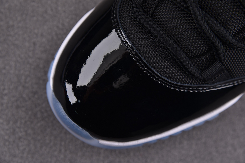Air Jordan 11 Retro Low "Space Jam" FV5104-004