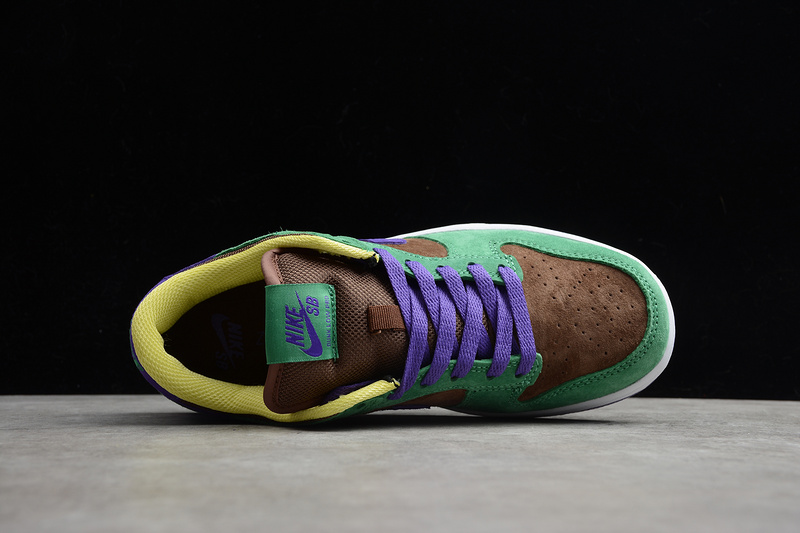 Original StrangeLove x Nike SB Dunk Low CT2552-700