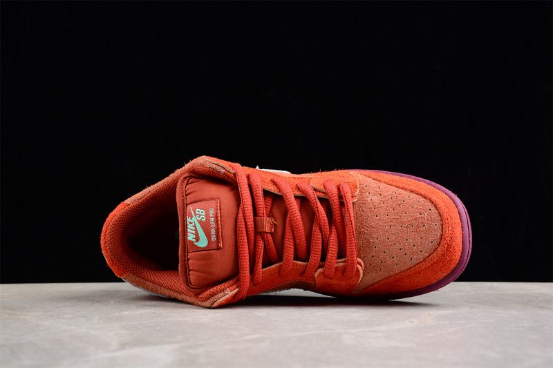 Nike SB Dunk Low