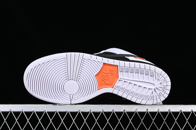 TIGHTBOOTH x Nike SB Dunk Low FD2629-100