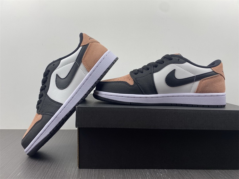 Air Jordan 1 Low 
