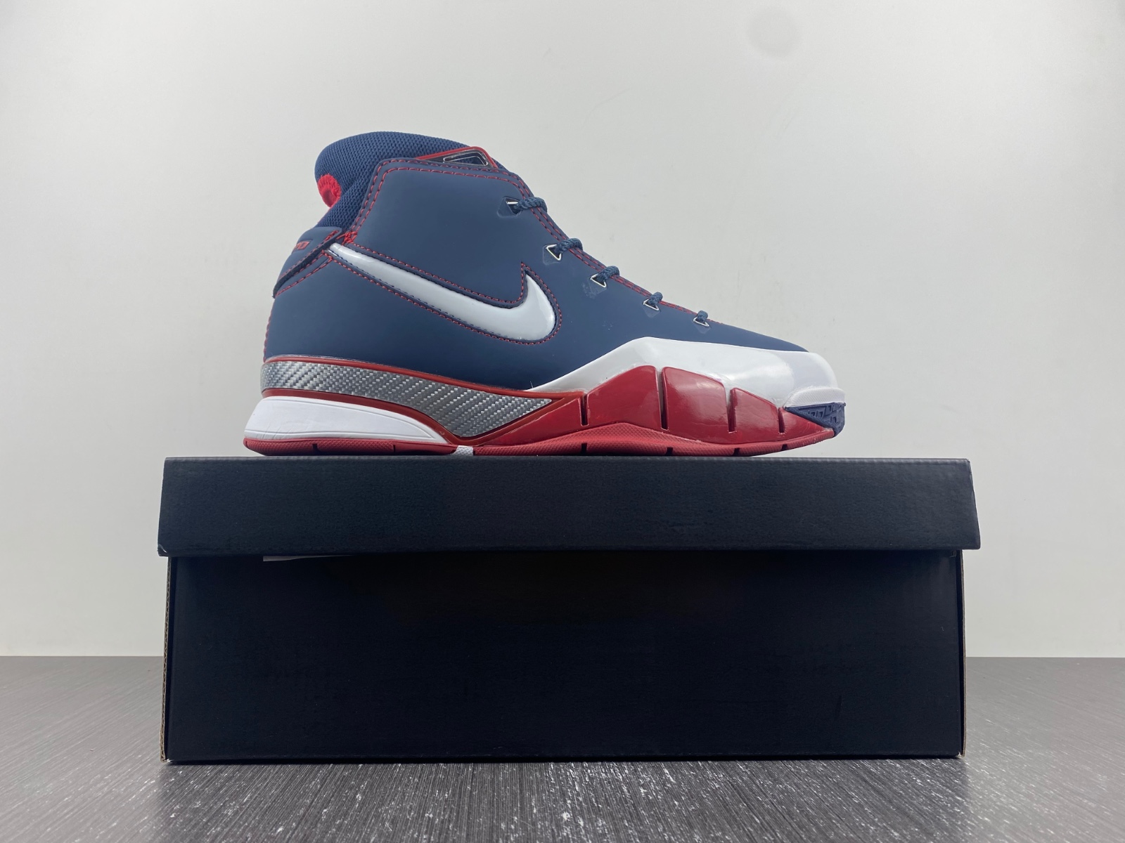 Nike Zoom Kobe 1 Protro