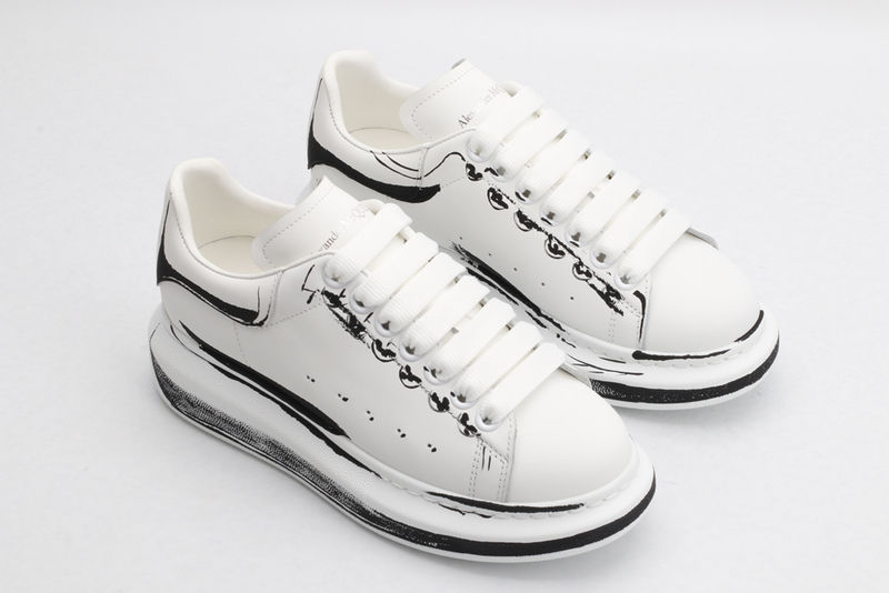 MCQUEEN OVERSIZED SNEAKER
