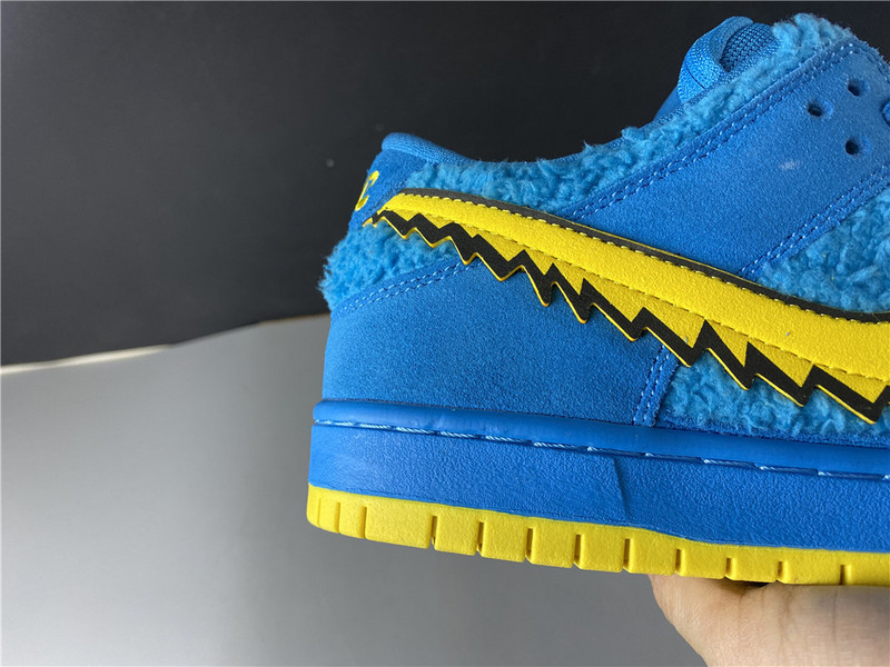 Nike SB Dunk Low Grateful Dead Bears CJ5378-400