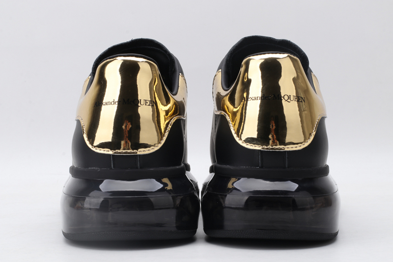 MCQUEEN OVERSIZED SNEAKER