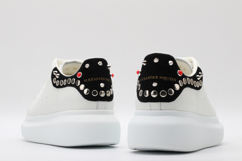 MCQUEEN OVERSIZED SNEAKER