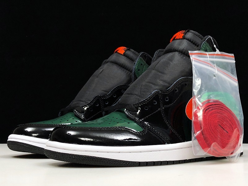 Air Jordan 1 High OG "Solefly Friends & Family" AV3905-038
