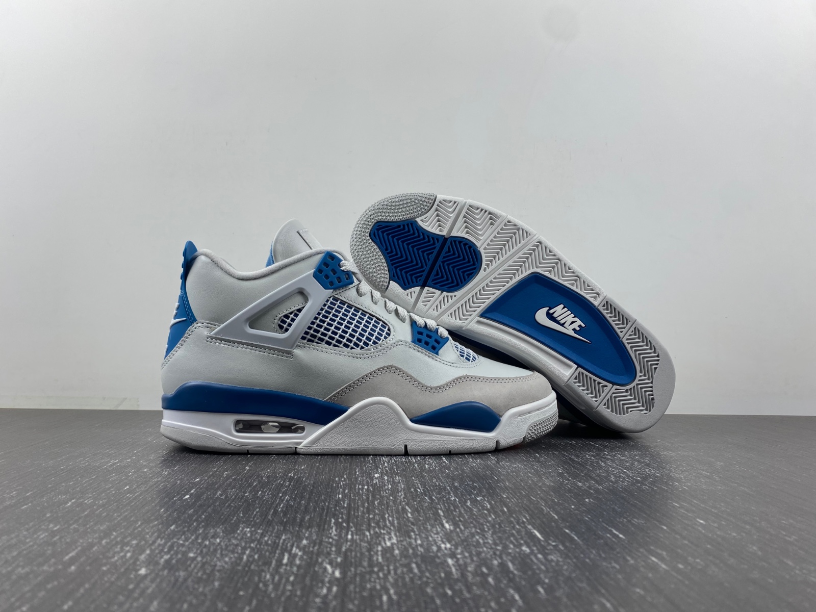 Air Jordan 4 Retro 2024