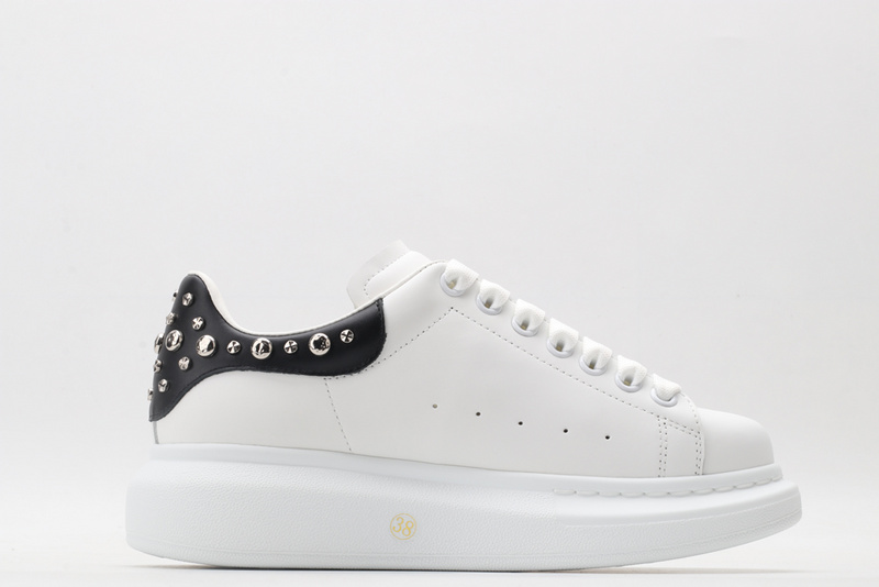 MCQUEEN OVERSIZED SNEAKER