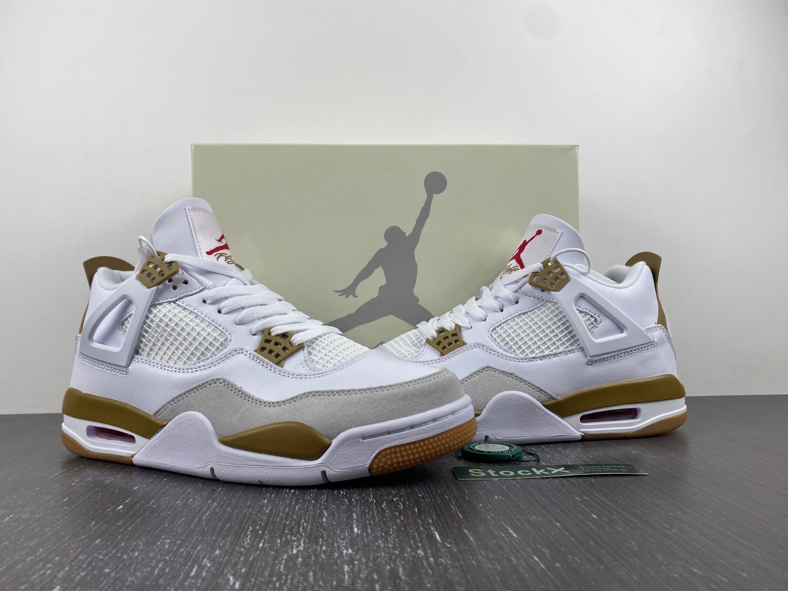 Nike SB x Air Jordan 4 customize