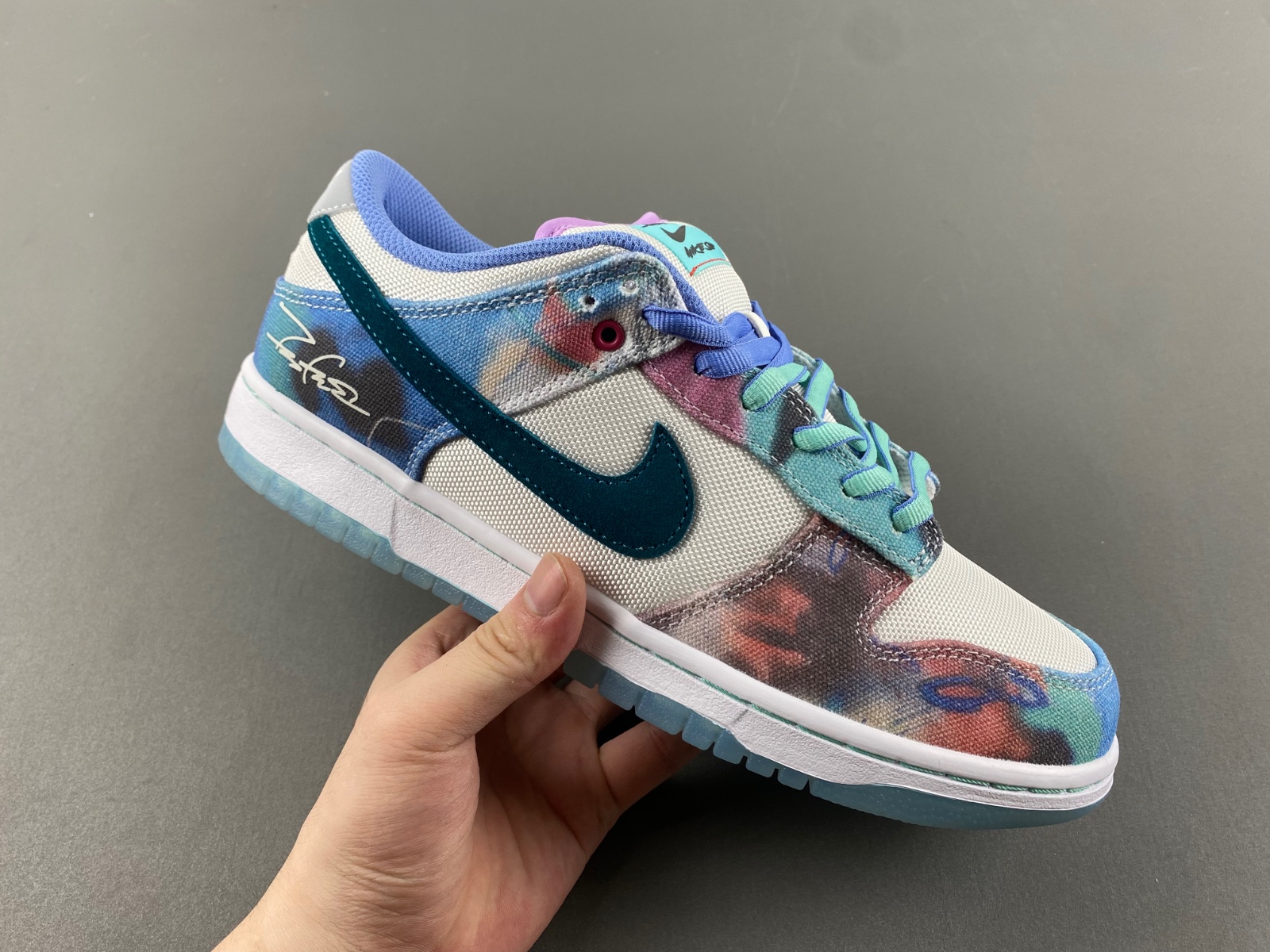 Futura Laboratories x Nike SB Dunk Low FL HF6061-400
