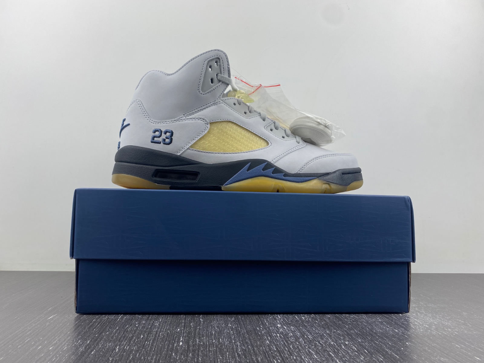A Ma Maniere x Air Jordan 5 Dawn Photon Dust FZ5758-004