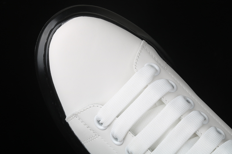 MCQUEEN OVERSIZED SNEAKER