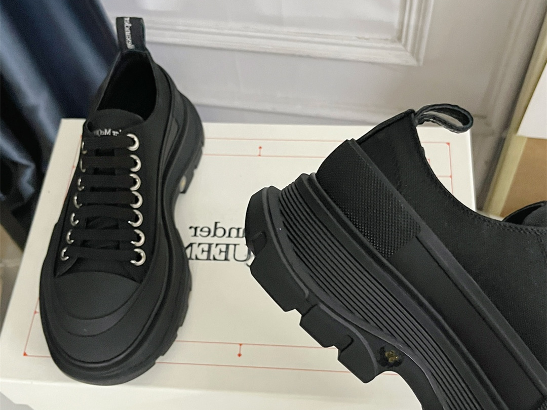 Mcqueen Tread Slick