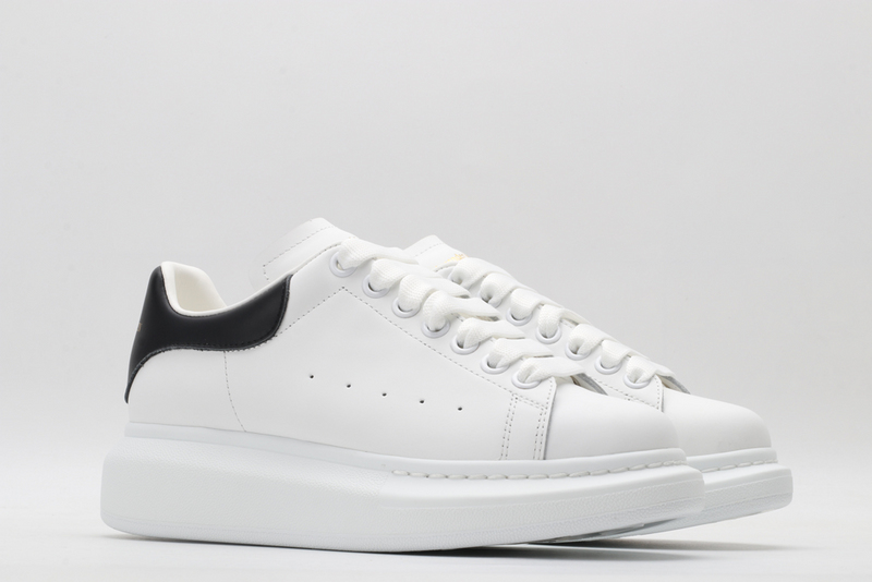 MCQUEEN OVERSIZED SNEAKER