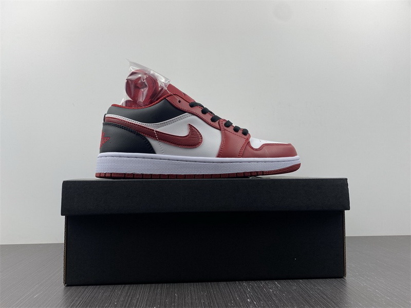 Air Jordan 1 Low 
