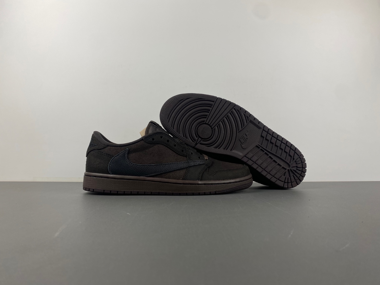 Travis Scott x Air Jordan 1 Low OG  DM7866-202