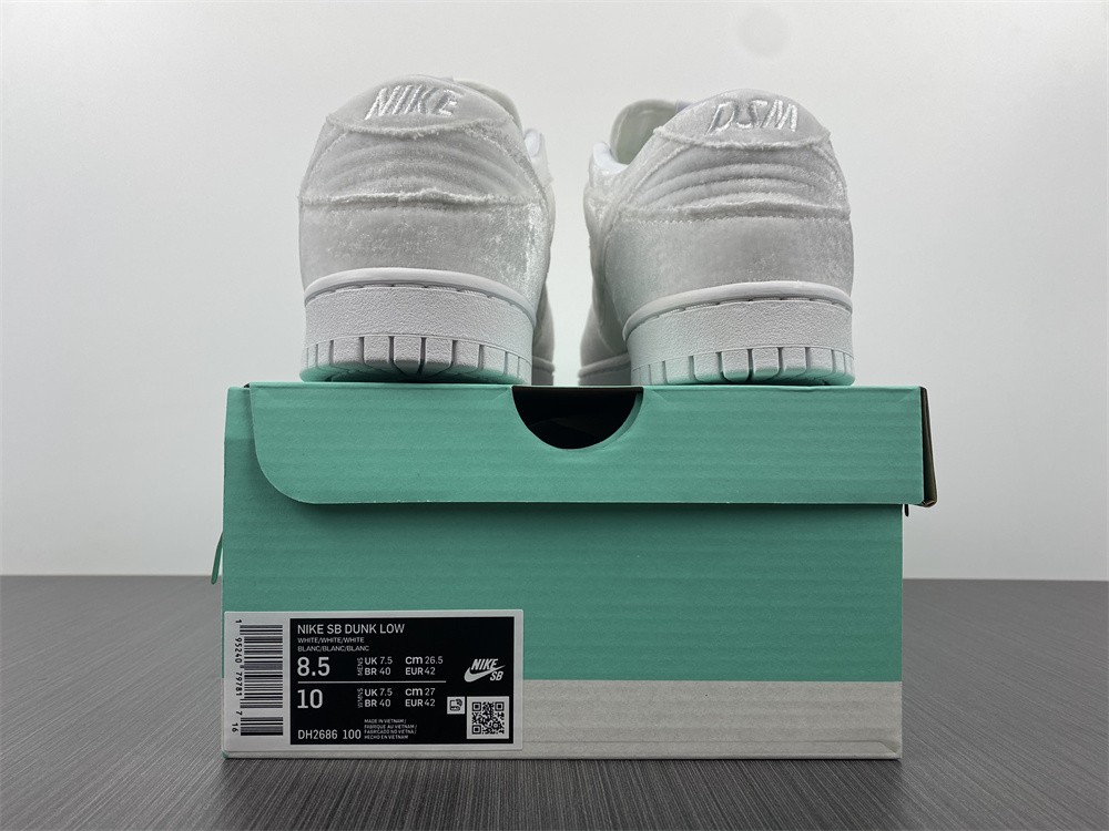 Dover Street Market Nike Dunk Low DH2686-100