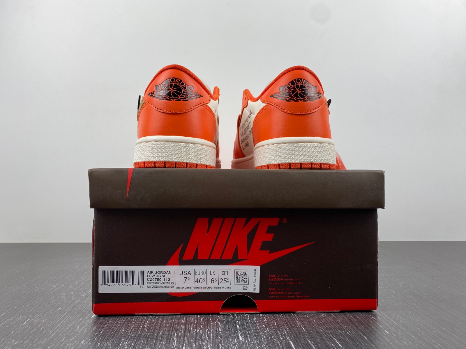 OFF-WHITE x Air Jordan 1 customize