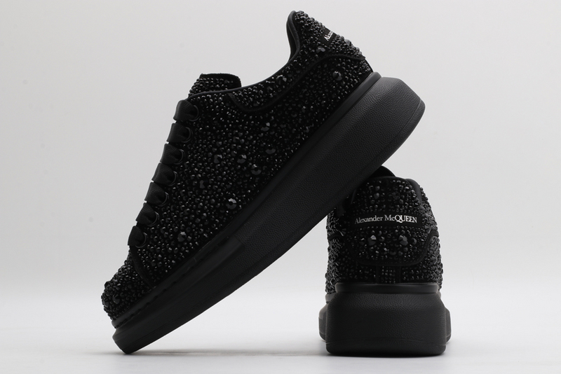 MCQUEEN OVERSIZED SNEAKER