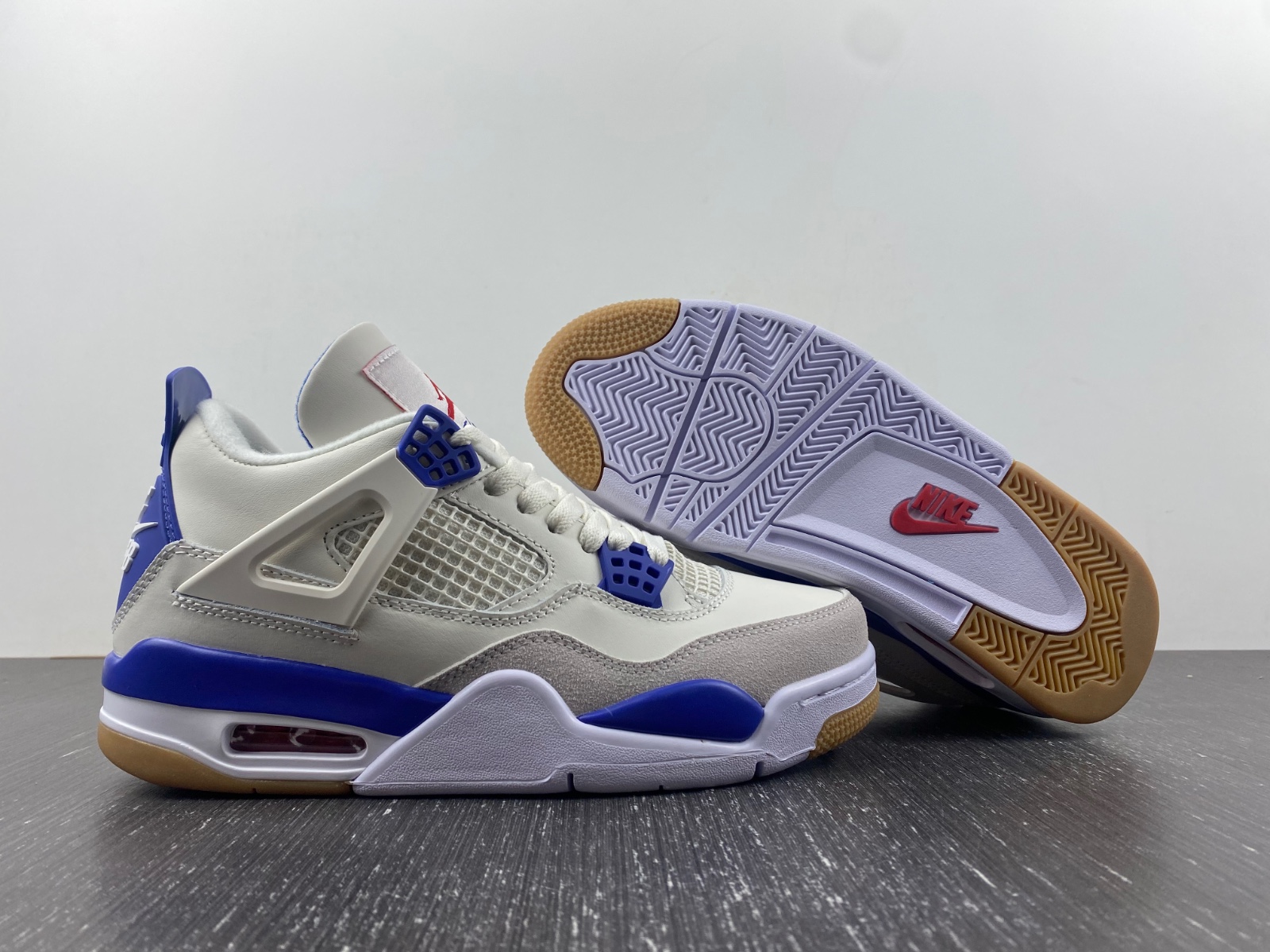 Nike SB x Air Jordan 4 customize