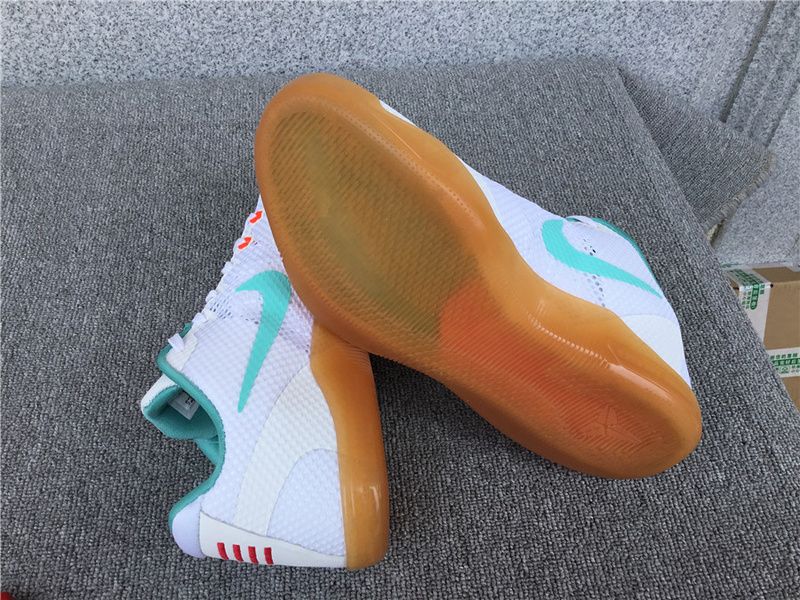 Nike  Kobe 11 EP 