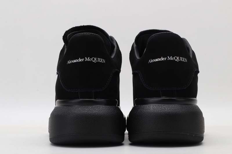 MCQUEEN OVERSIZED SNEAKER
